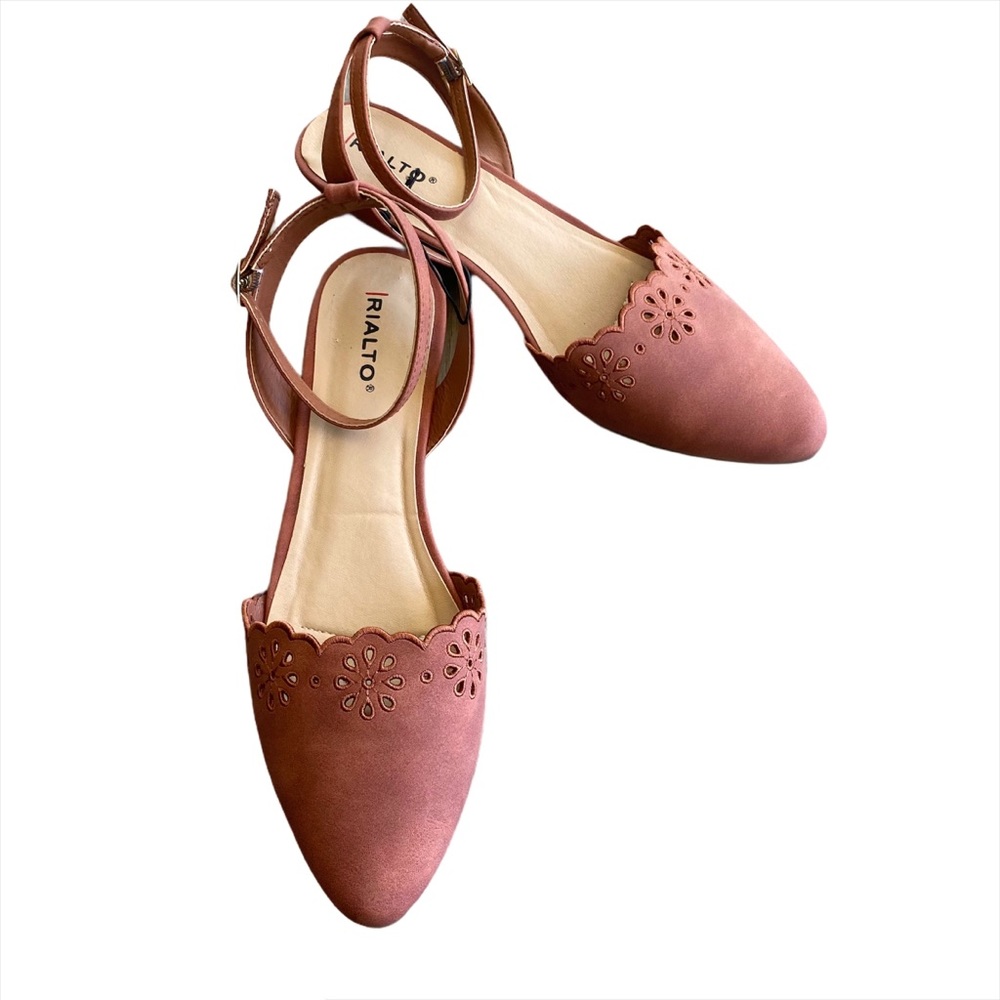 NEW Rialto Closed Toe Sandal